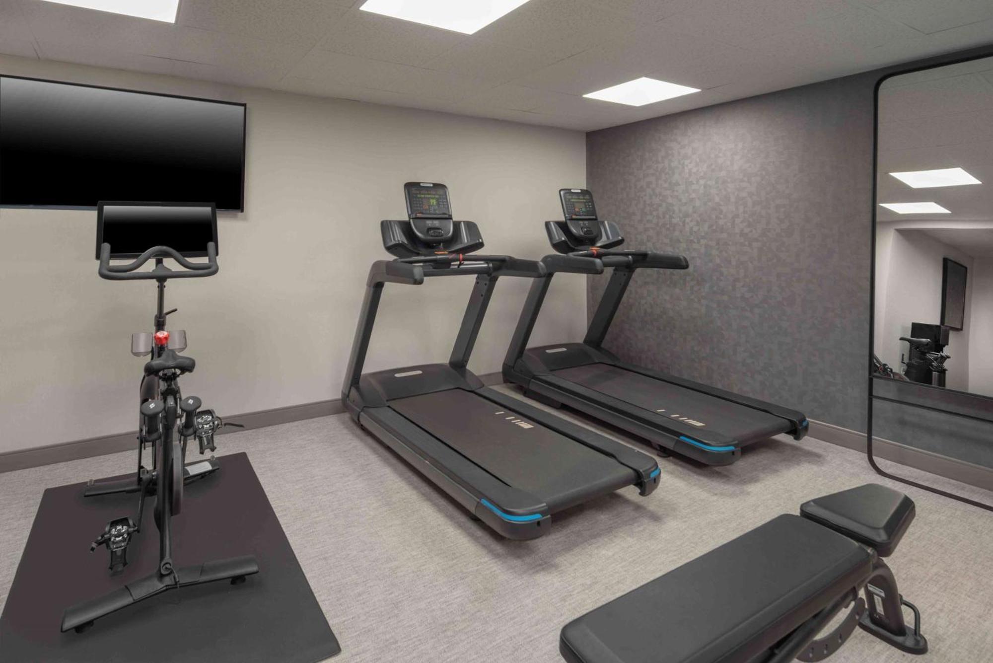 Holiday Inn Express South Burlington - Downtown By Ihg Esterno foto