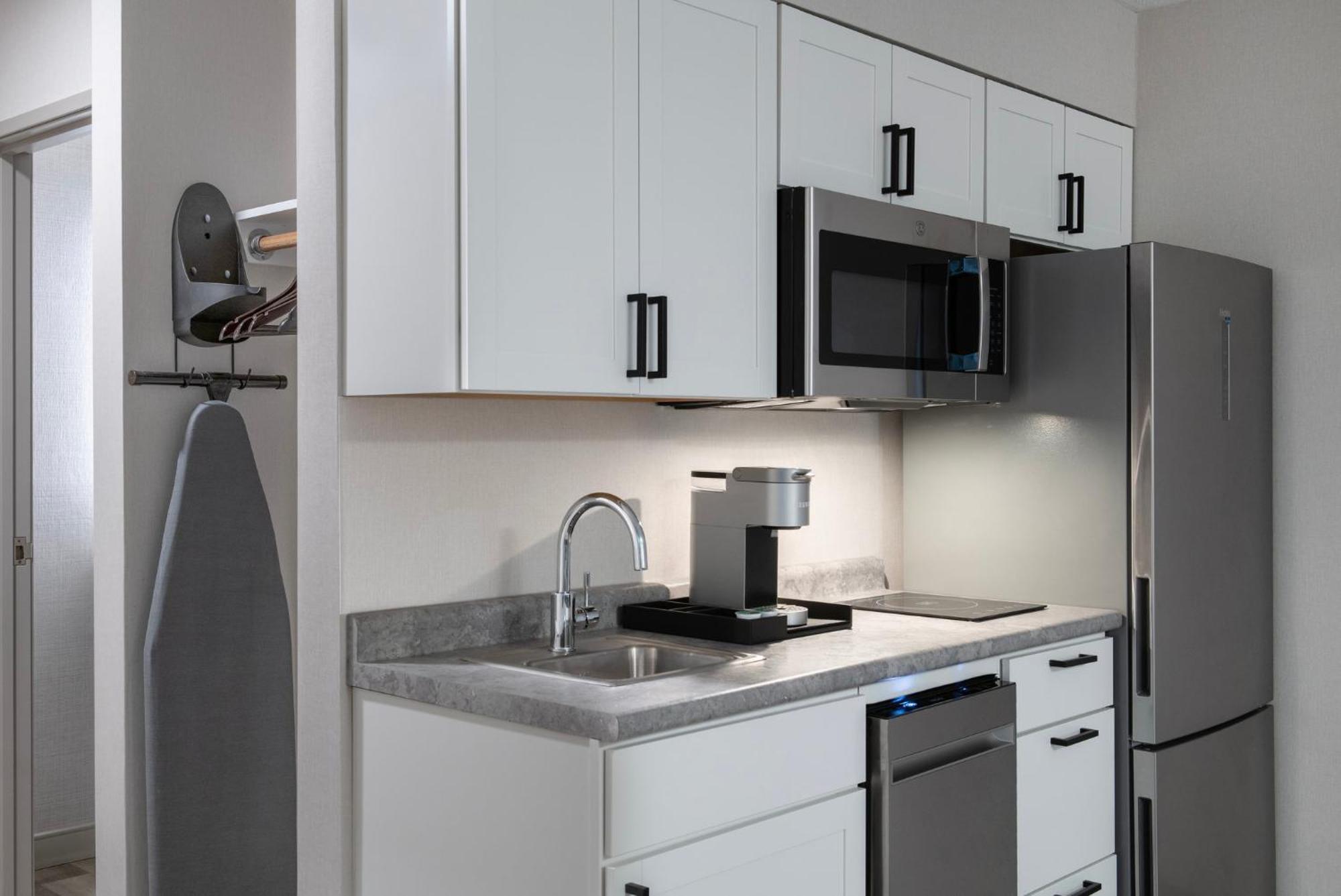 Holiday Inn Express South Burlington - Downtown By Ihg Esterno foto