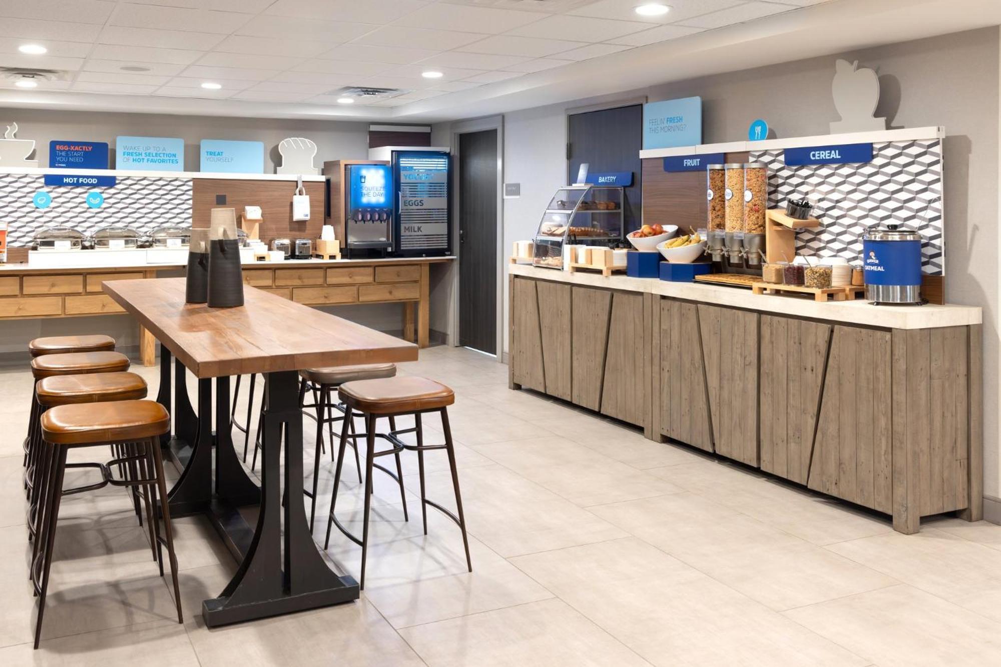 Holiday Inn Express South Burlington - Downtown By Ihg Esterno foto